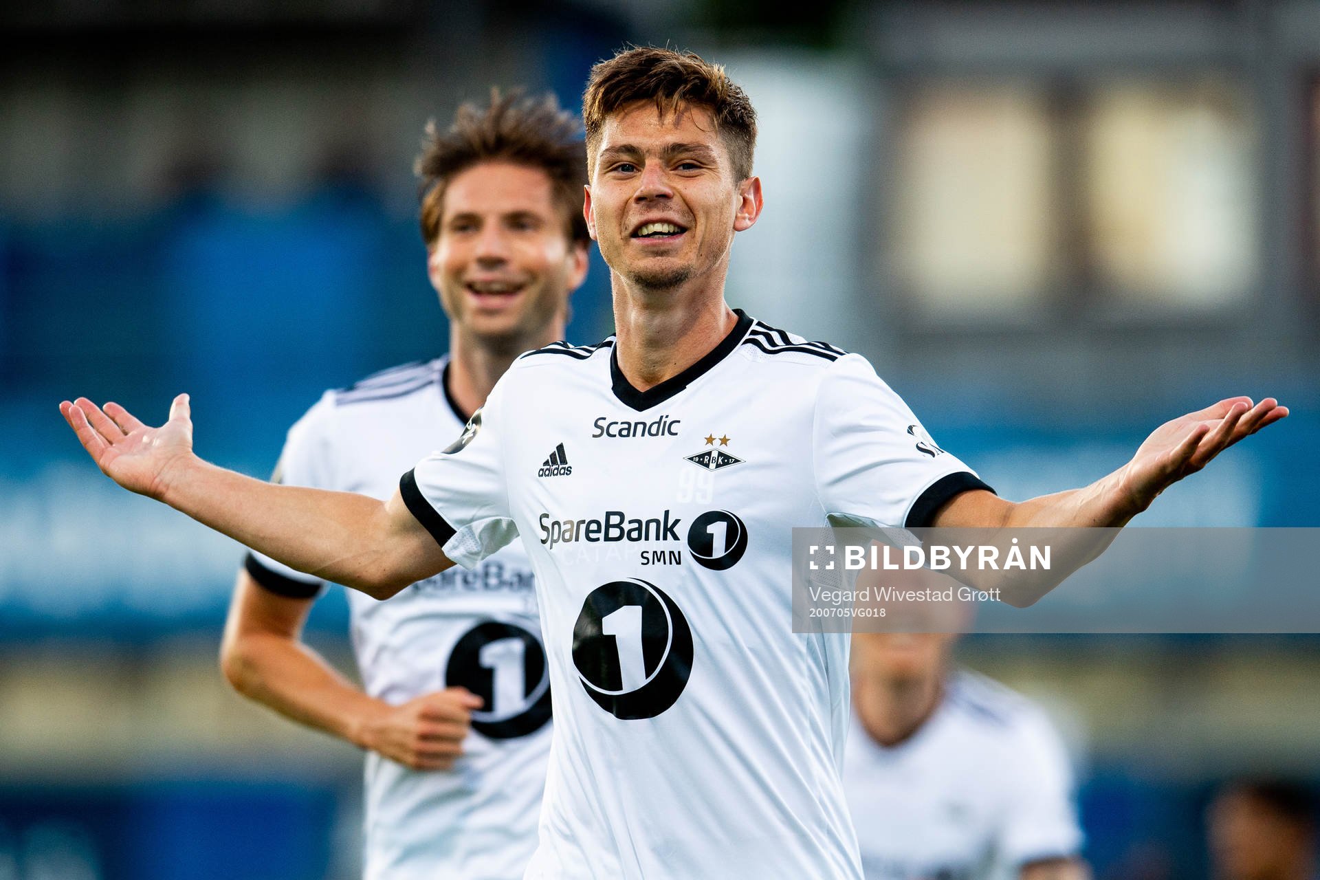 Torgeir Børven of Rosenborg celebrates 0-1