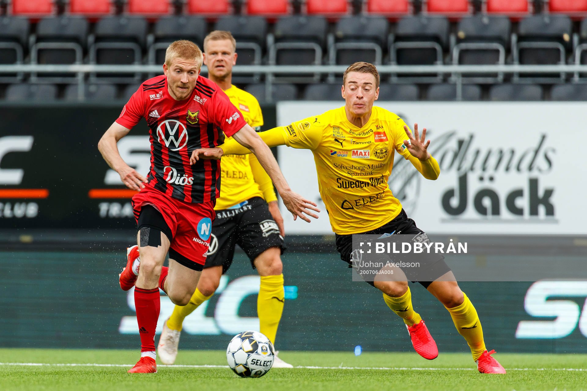 Östersunds Simon Kroon och Mjällbys Jesper Löfgren