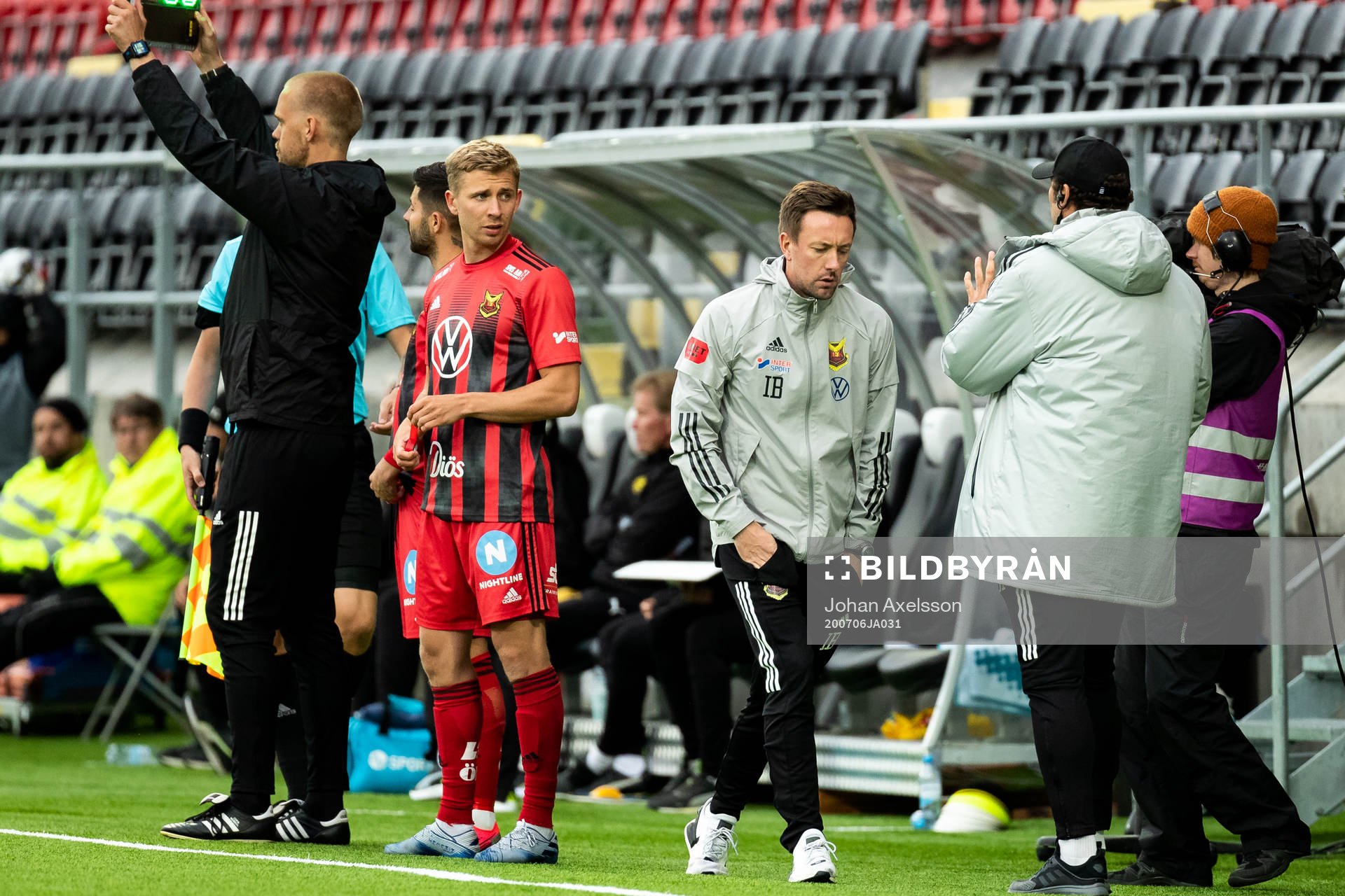 Östersunds tränare Ian Burchnall deppar