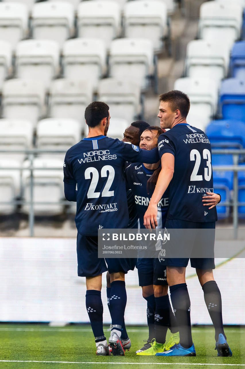 IFK Göteborgs Patrik Karlsson Lagemyr jublar med