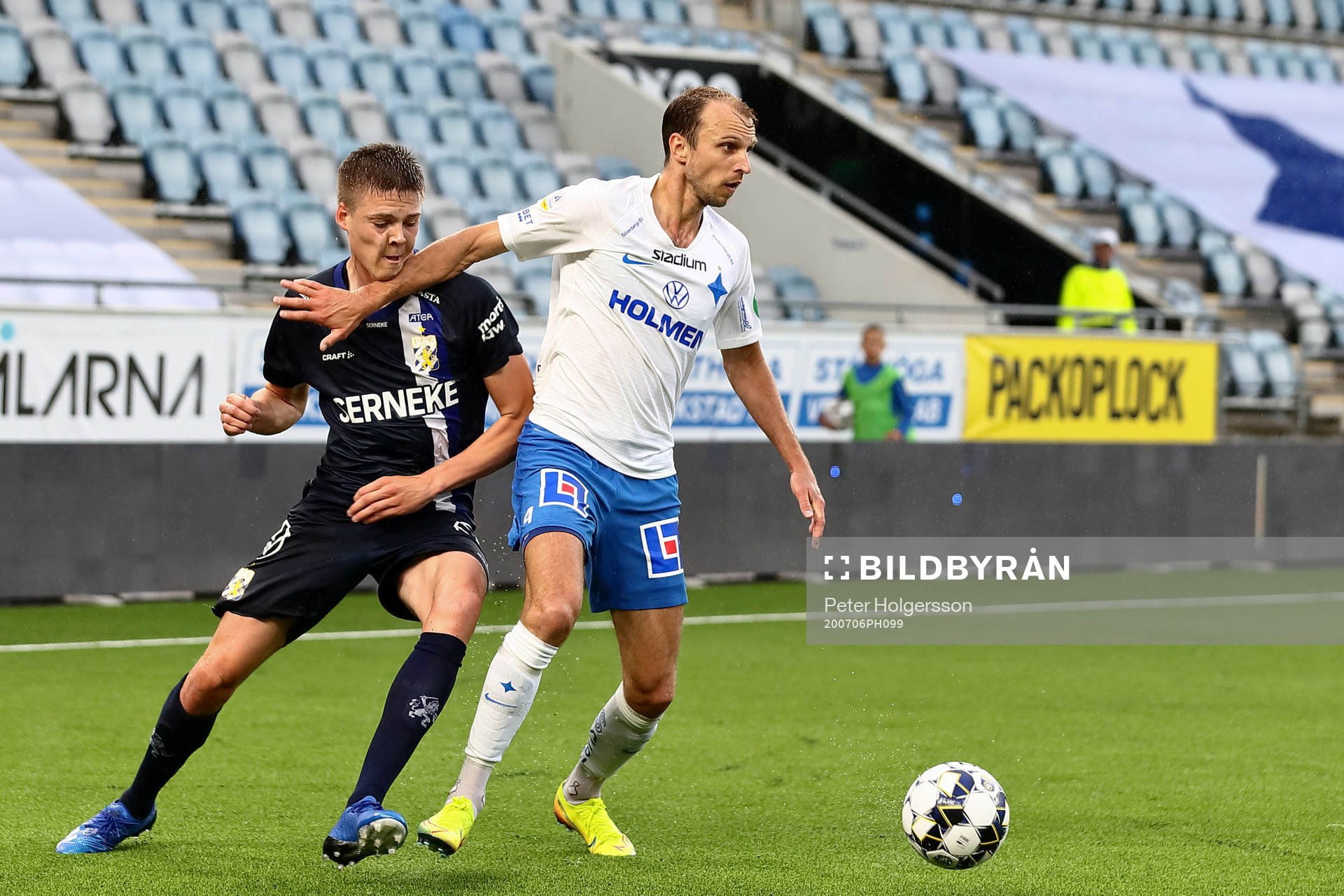 IFK Göteborgs Emil Holm och IFK Norrköpings Lars Krogh