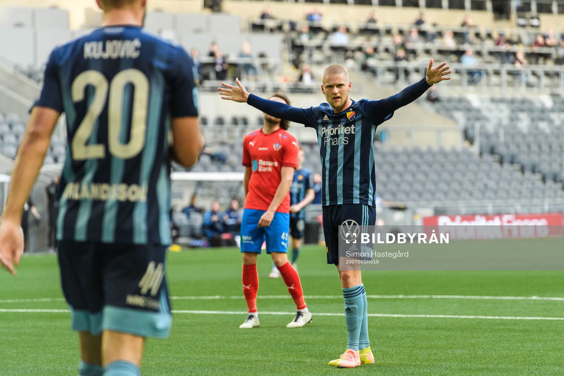 Djurgårdens Kalle Holmberg jublar