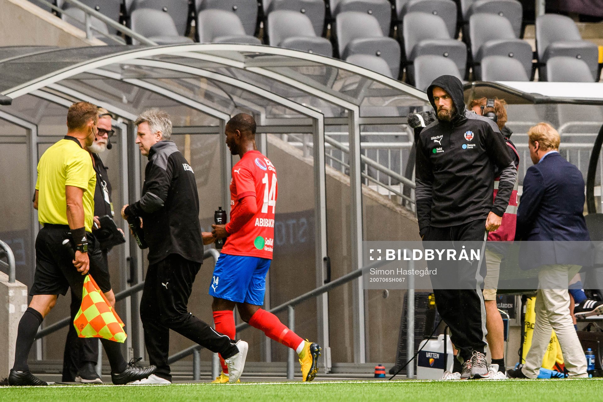Helsingborgs Mohammed Abubakari lämnar planen