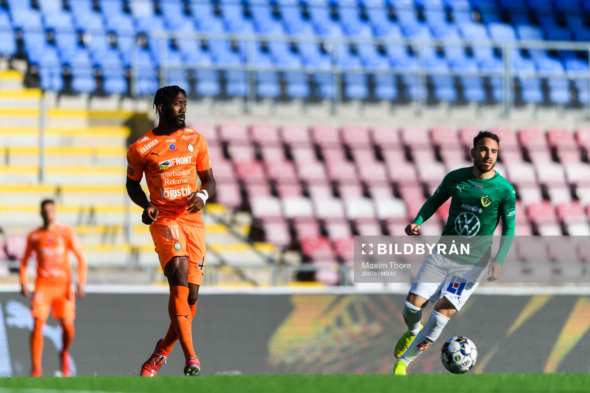 AFC Eskilstunas Tim Hartzell och Jönköpings Dzenis Kozica