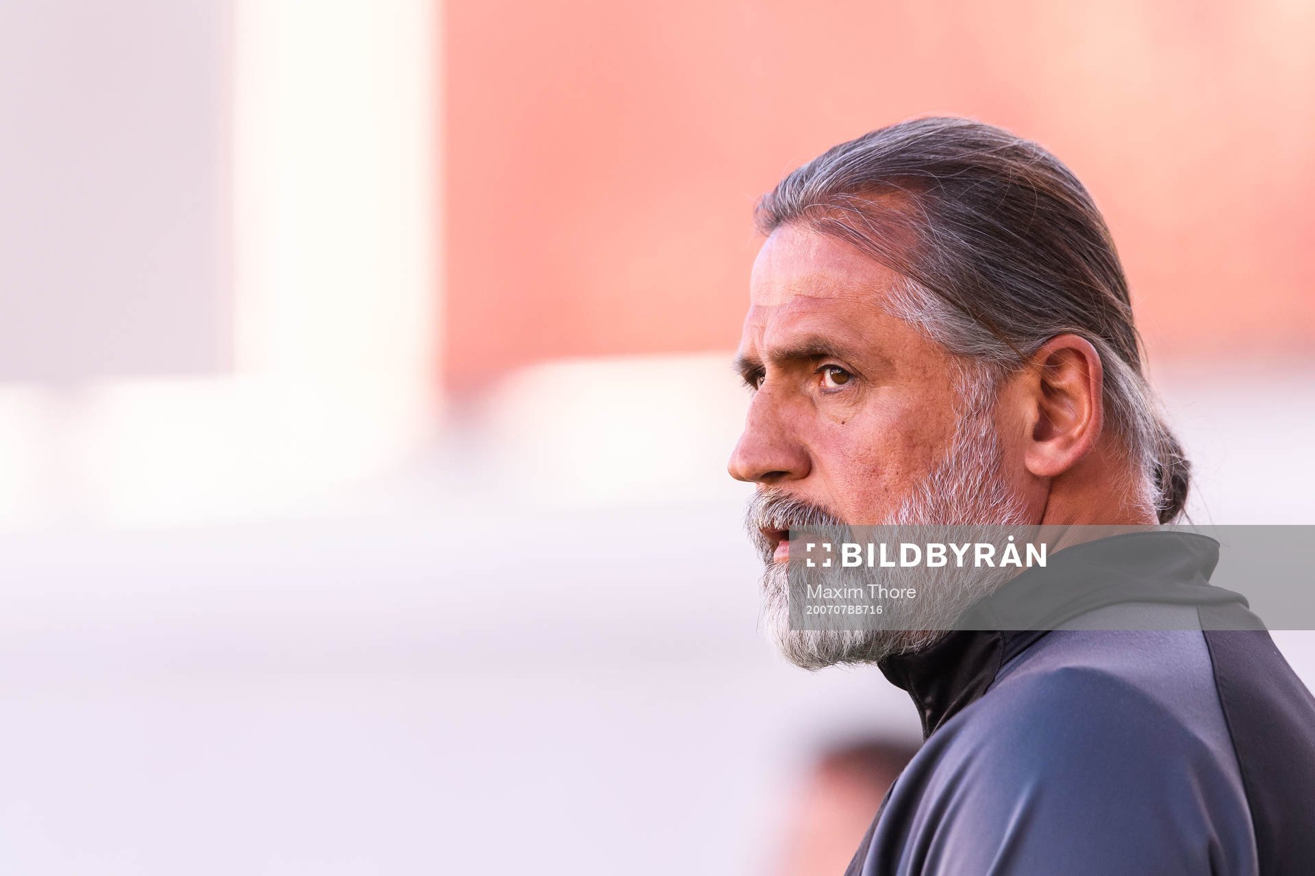 AFC Eskilstunas tränare Özcan Melkemichel