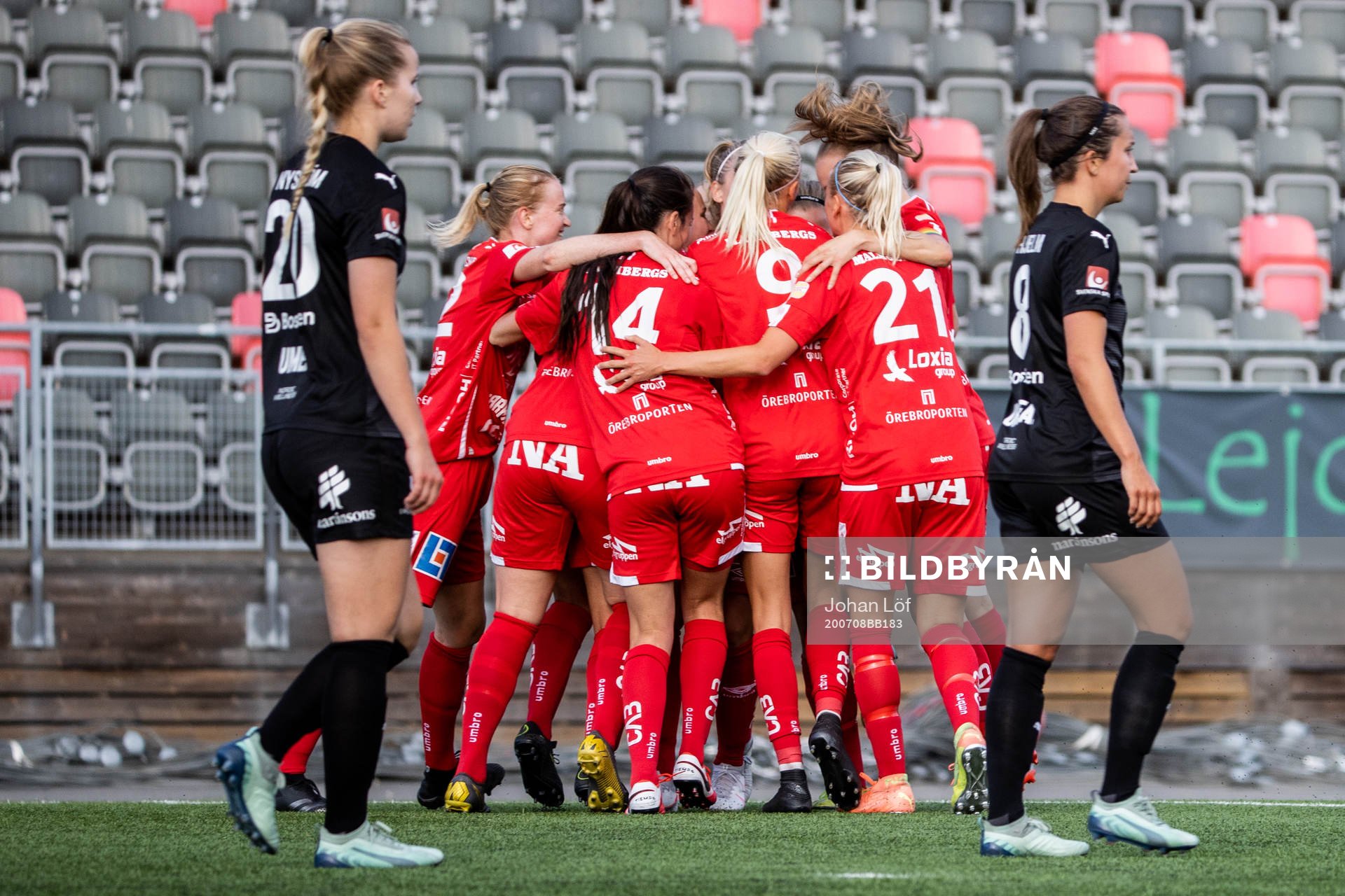 Örebros spelare jublar