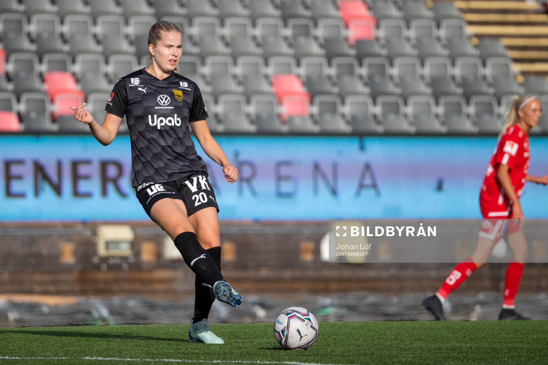 Umeås Cajsa Åkerberg under fotbollsmatchen i Damallsvenskan mellan Umeå och Örebro den 8 juli 2020 i Umeå.