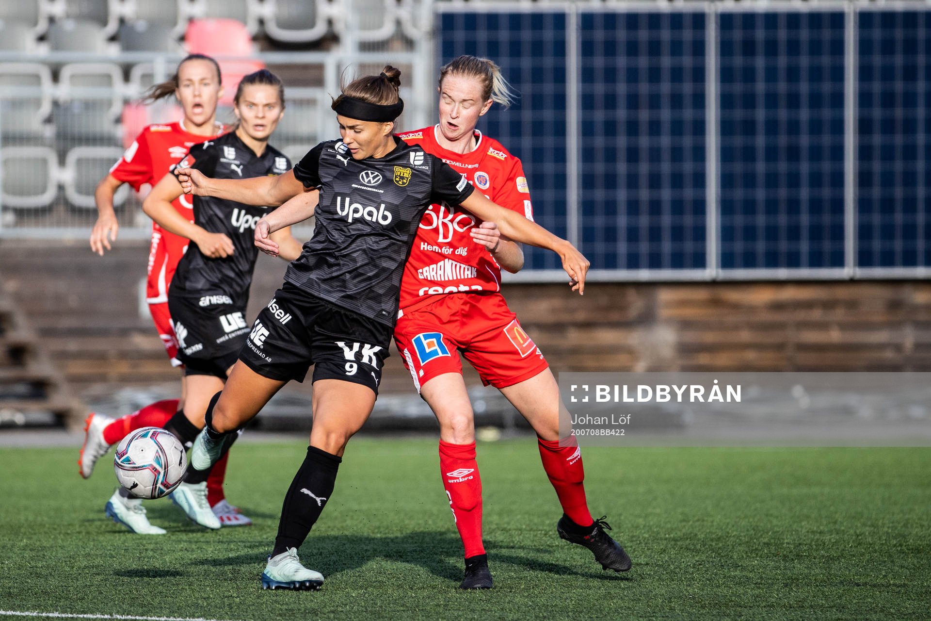 Umeås Lova Lundin och Örebros Emma Östlund