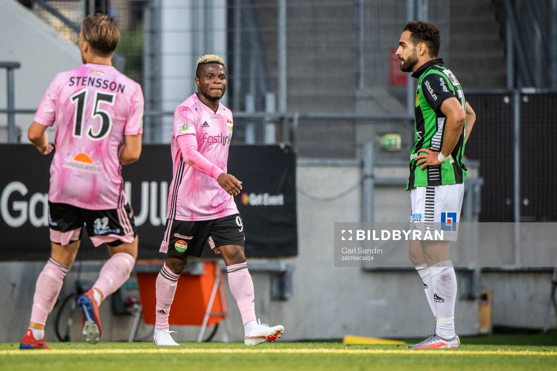 Dalkurds Henry Offia efter 2-1 under fotbollsmatchen i Superettan  mellan GAIS och Dalkurd den 8 juli 2020 i Göteborg.
