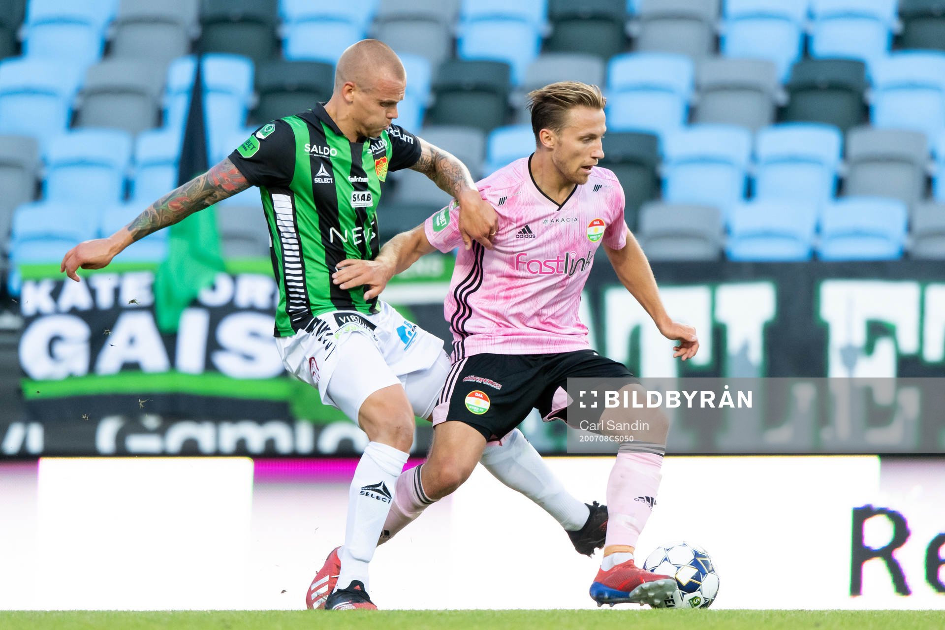 GAIS Jesper Brandt i kamp med Dalkurds Daniel Stensson under fotbollsmatchen i Superettan  mellan GAIS och Dalkurd den 8 juli 2020 i Göteborg.