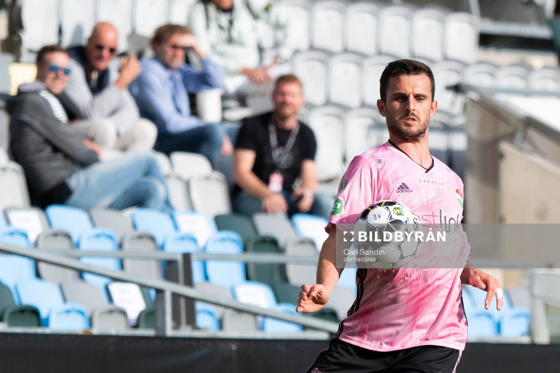 Dalkurds Kadir Hodzic under fotbollsmatchen i Superettan  mellan GAIS och Dalkurd den 8 juli 2020 i Göteborg.
