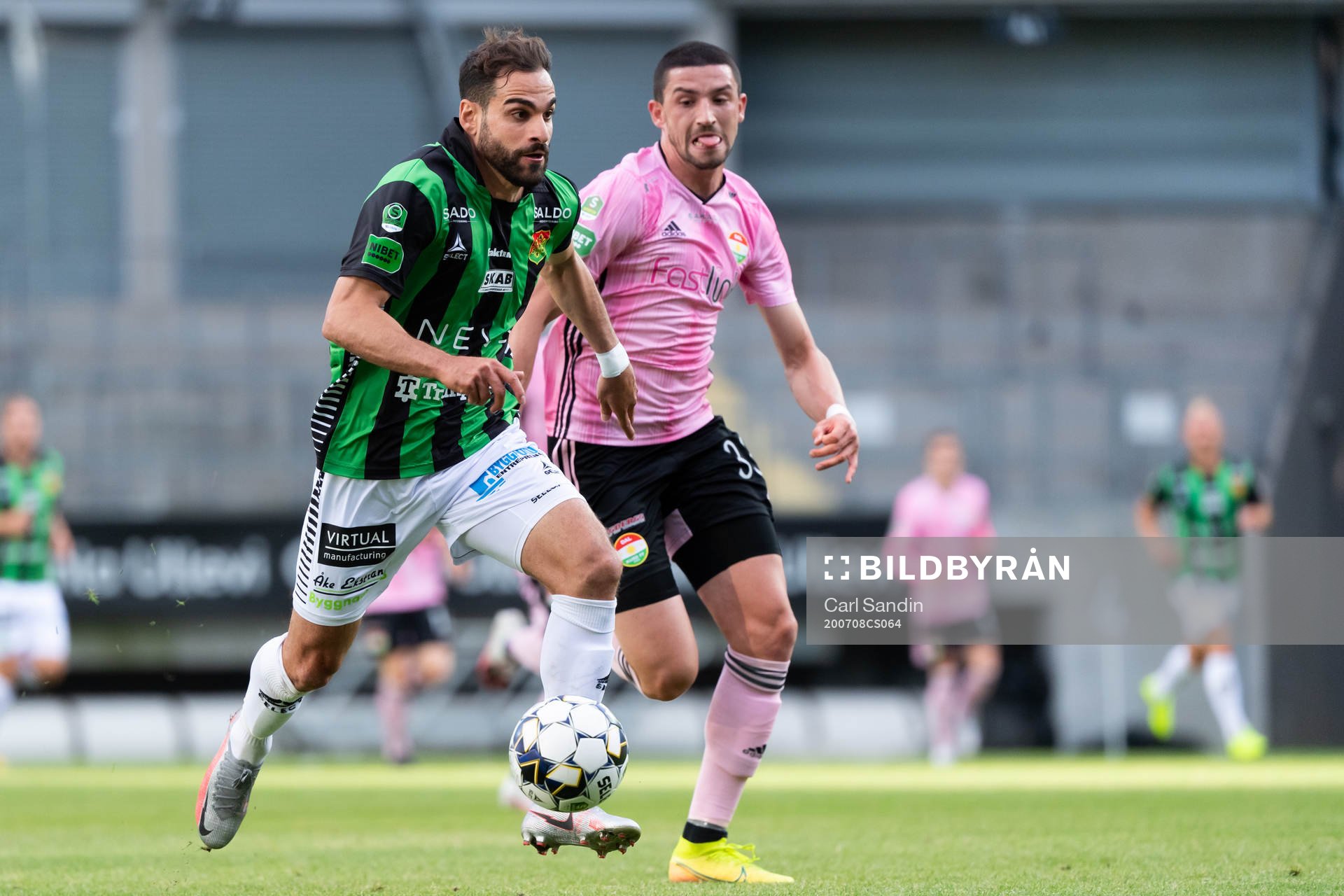 GAIS Mervan Celik jagas av Dalkurds Irfan Jasarevic