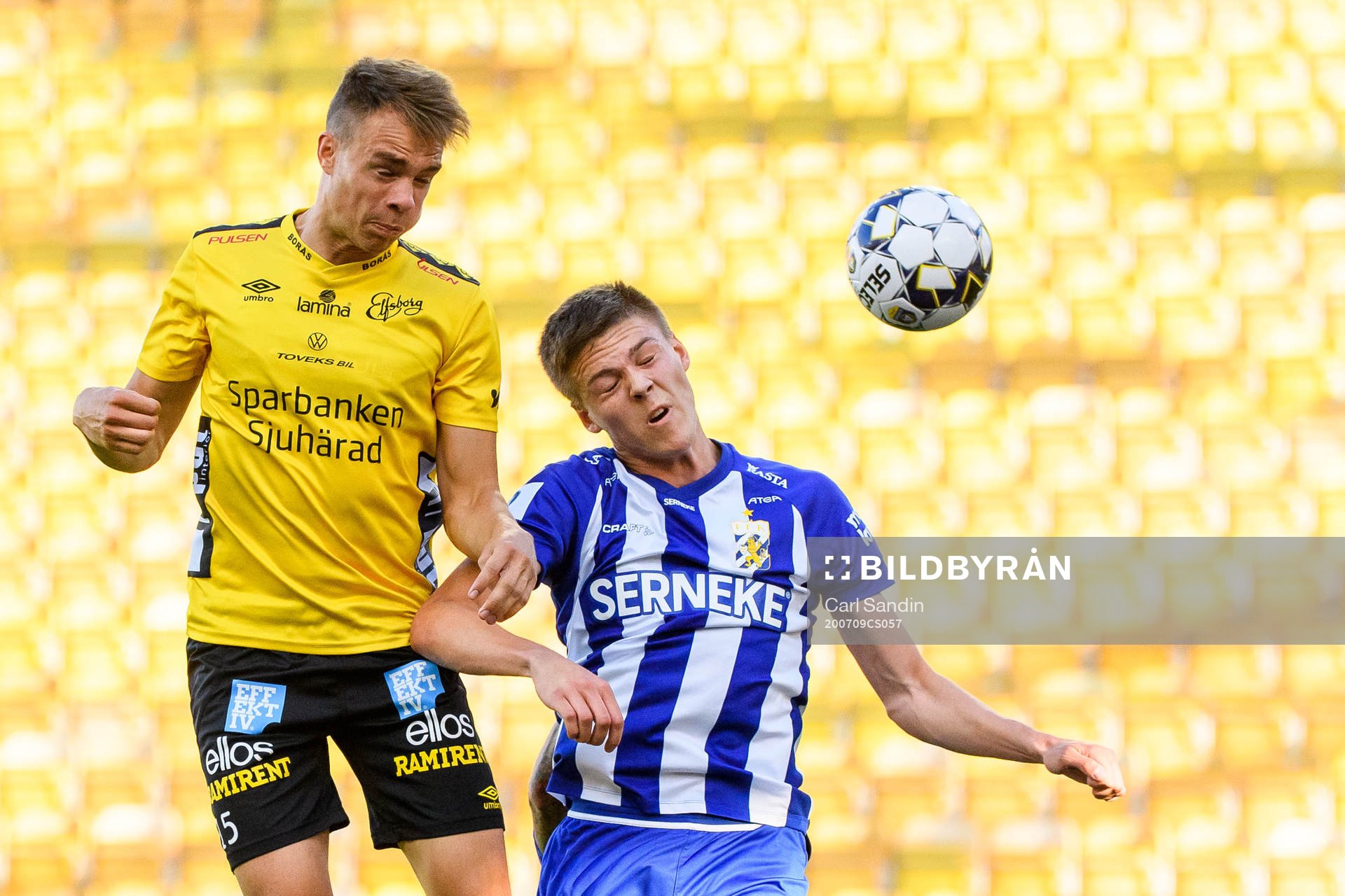 Elfsborgs Leo Väisänen och IFK Göteborgs Emil Holm i