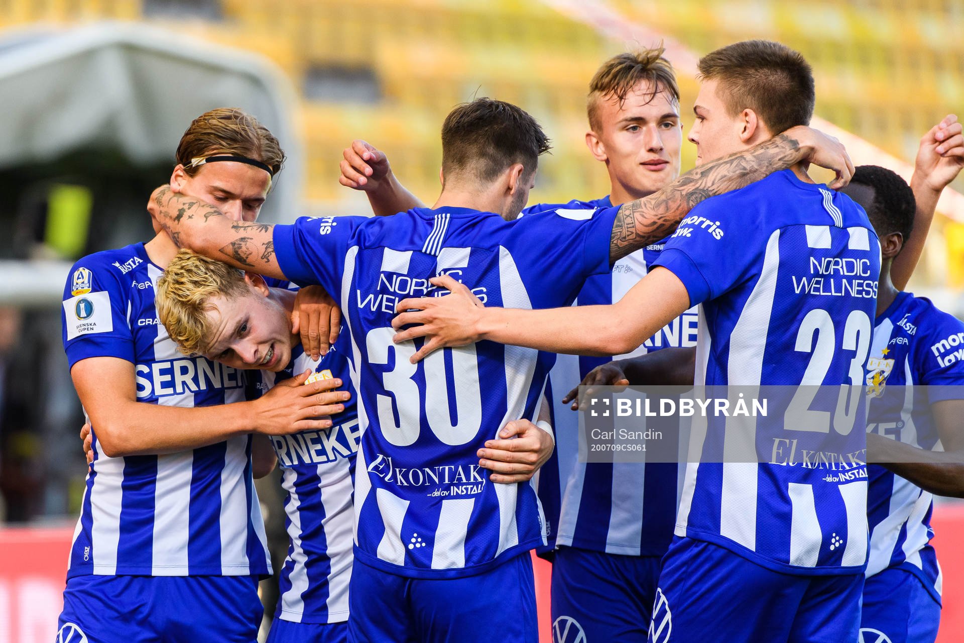 IFK Göteborgs Victor Wernersson jublar med lagkamrater