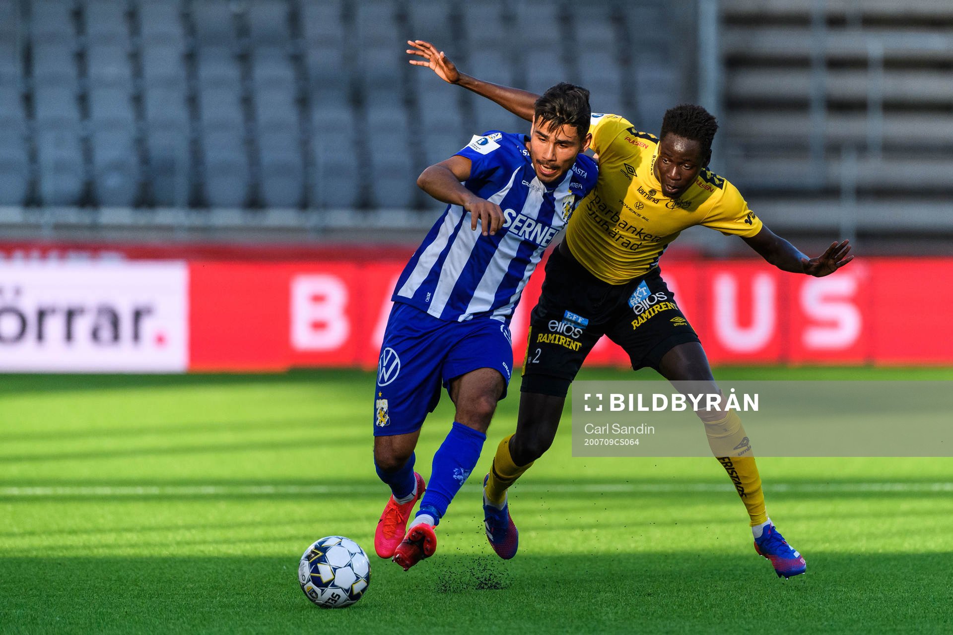 IFK Göteborgs Hosam Aiesh och Elfsborgs Joseph Okumu