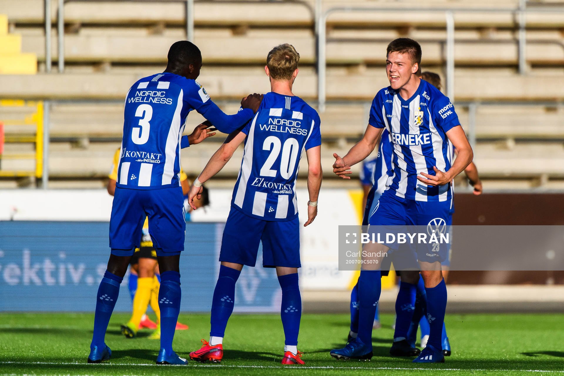 IFK Göteborgs Emil Holm jublar med lagkamrater efter semifinalen i Svenska Cupen mellan Elfsborg och IFK Göteborg den 9 juli 2020 i Borås.