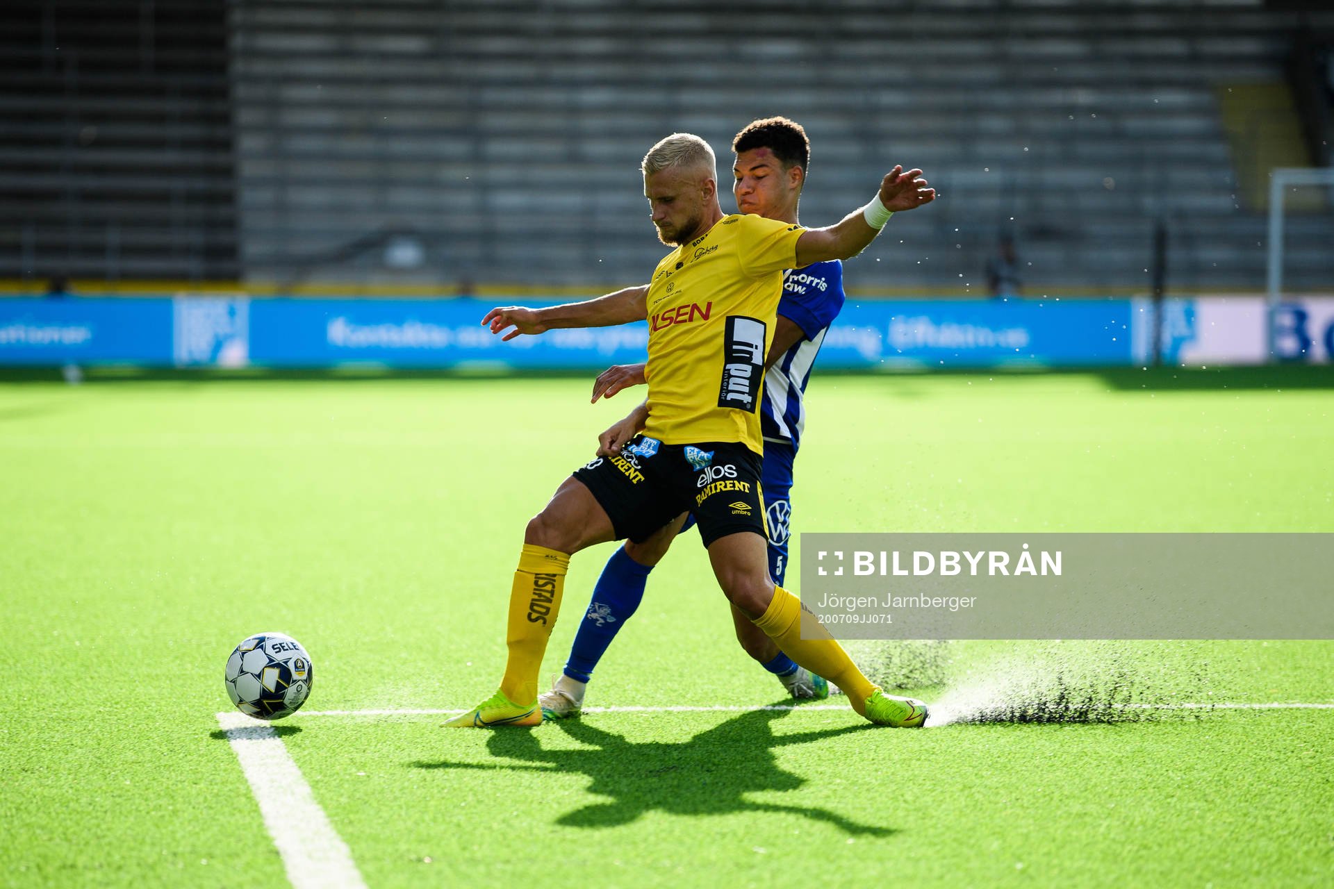 Elfsborgs Simon Strand och IFK Göteborgs Alexander Jallow