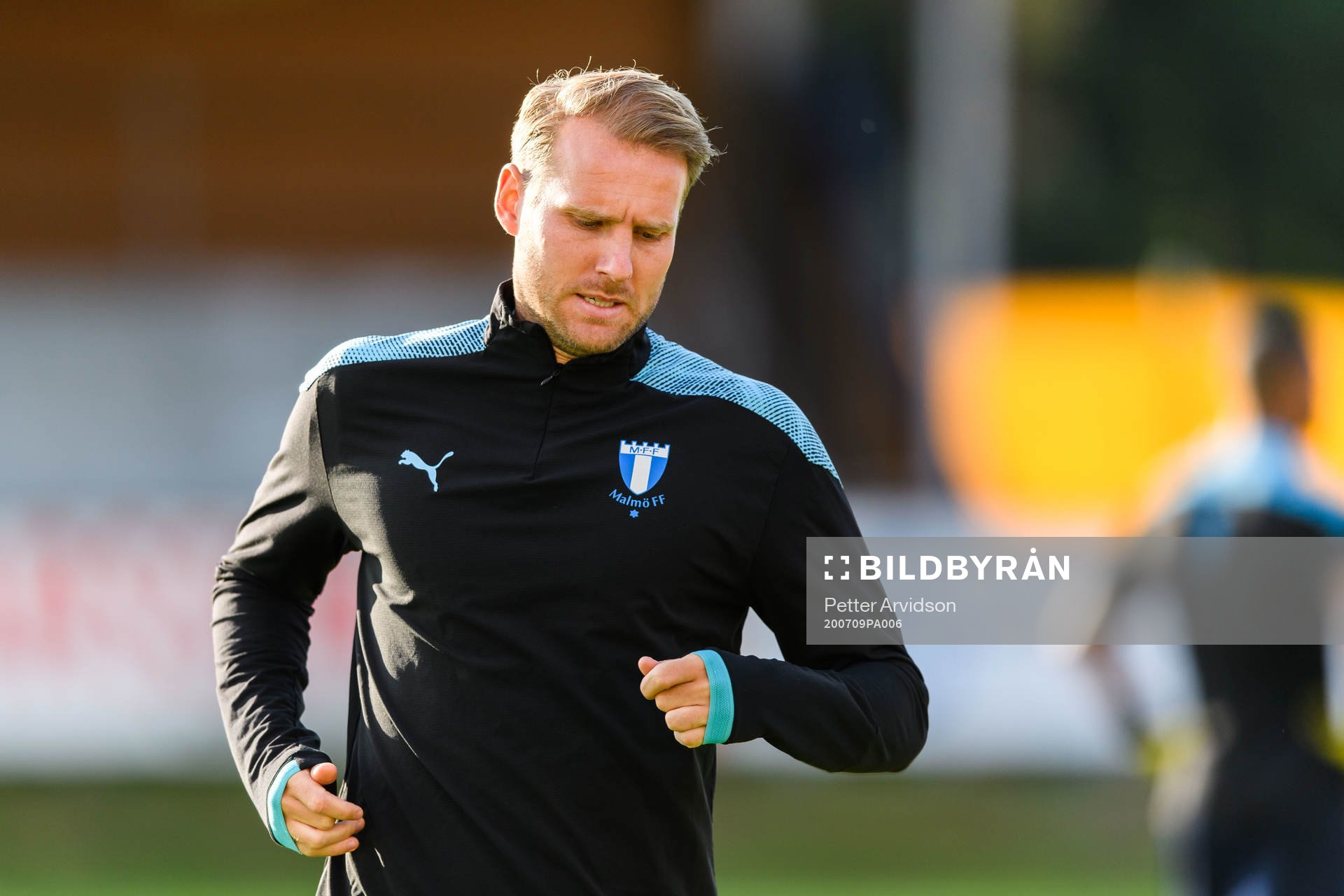Malmö FFs Ola Toivonen värmer upp