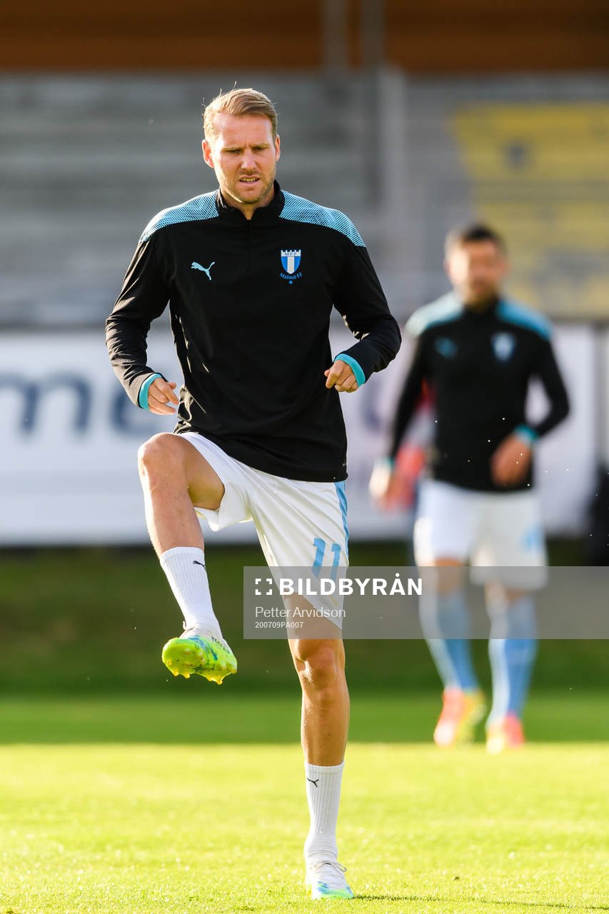 Malmö FFs Ola Toivonen värmer upp