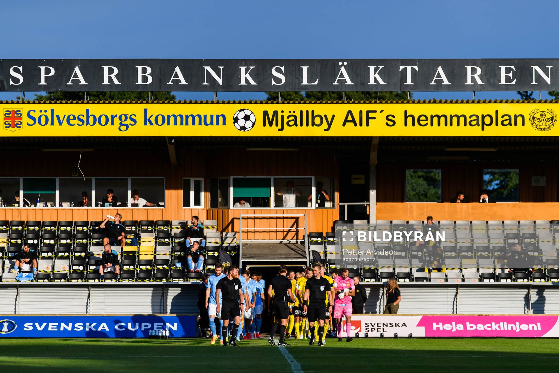 Spelarna gör entré