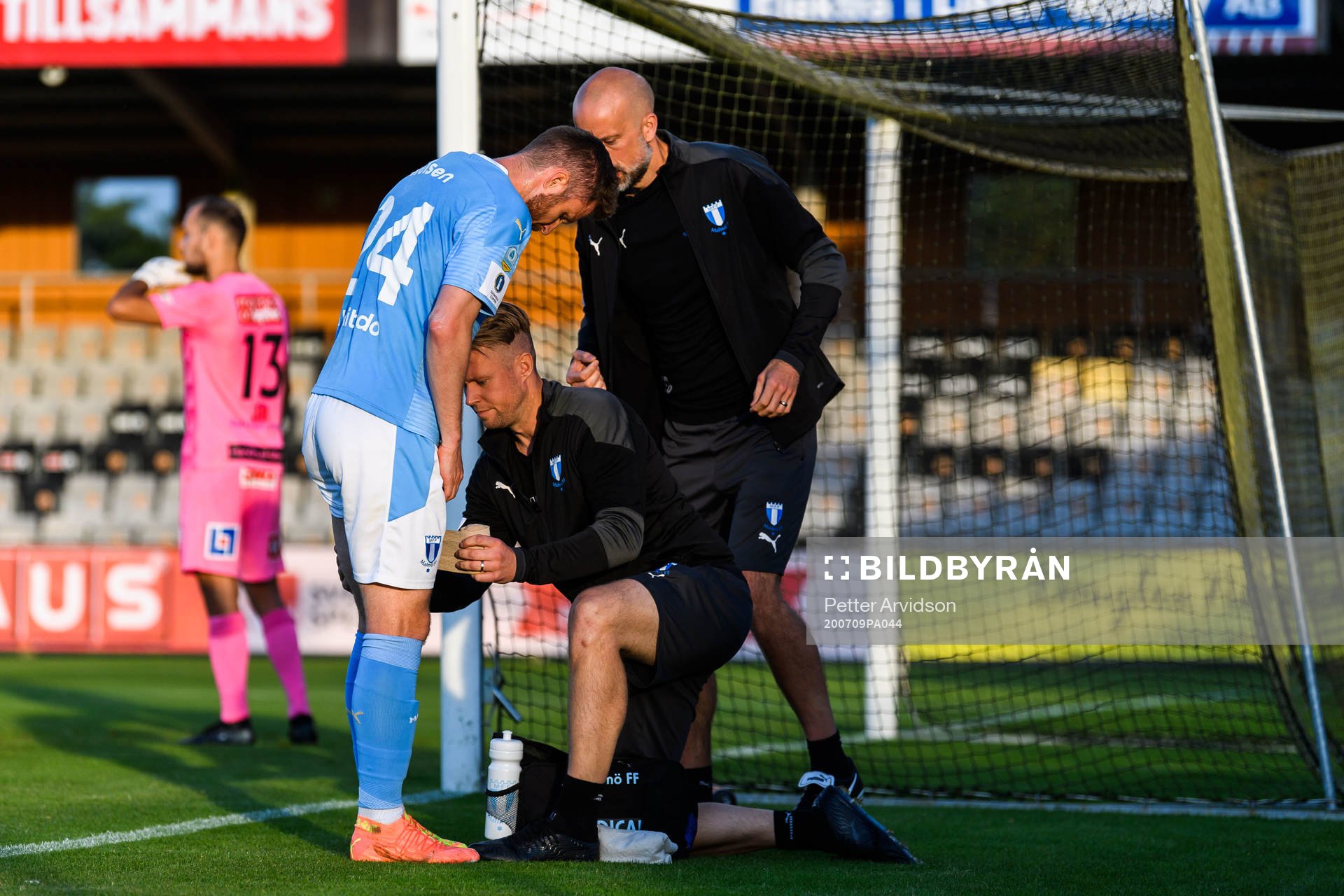 Malmö FFs Lasse Nielsen får vård