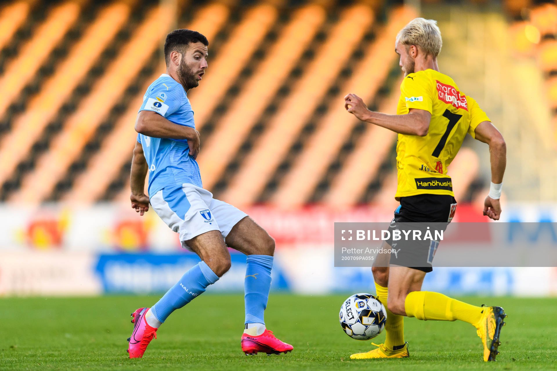 Malmö FFs Erdal Rakip och Mjällbys Viktor Gustafson