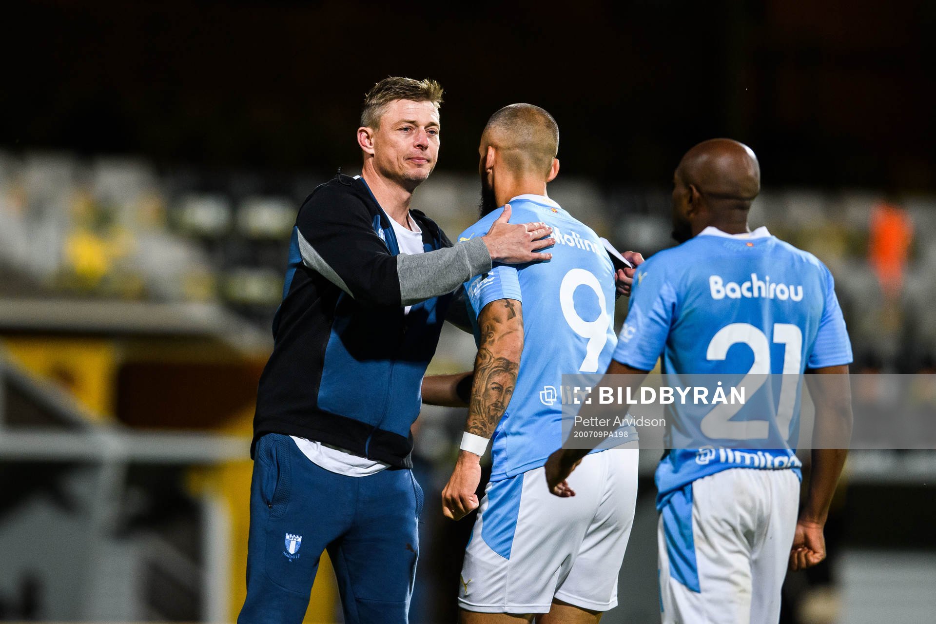 Malmö FFs tränare Jon Dahl Tomasson med Guillermo Molins