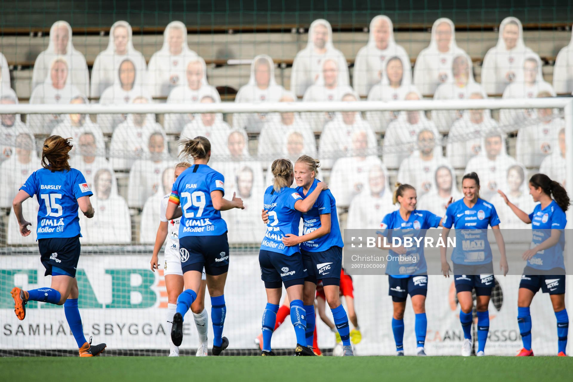 Eskilstunas spelare jublar
