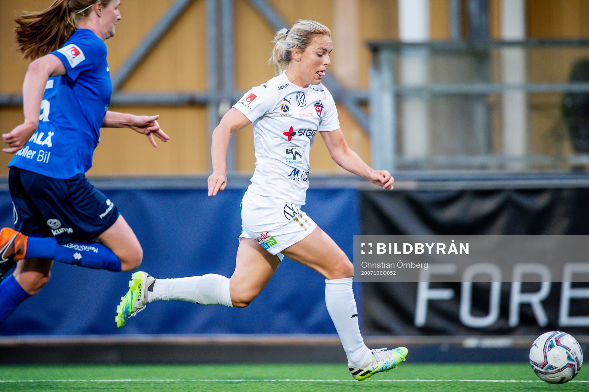 Rosengårds Mimmi Larsson mot Vaila Barsley