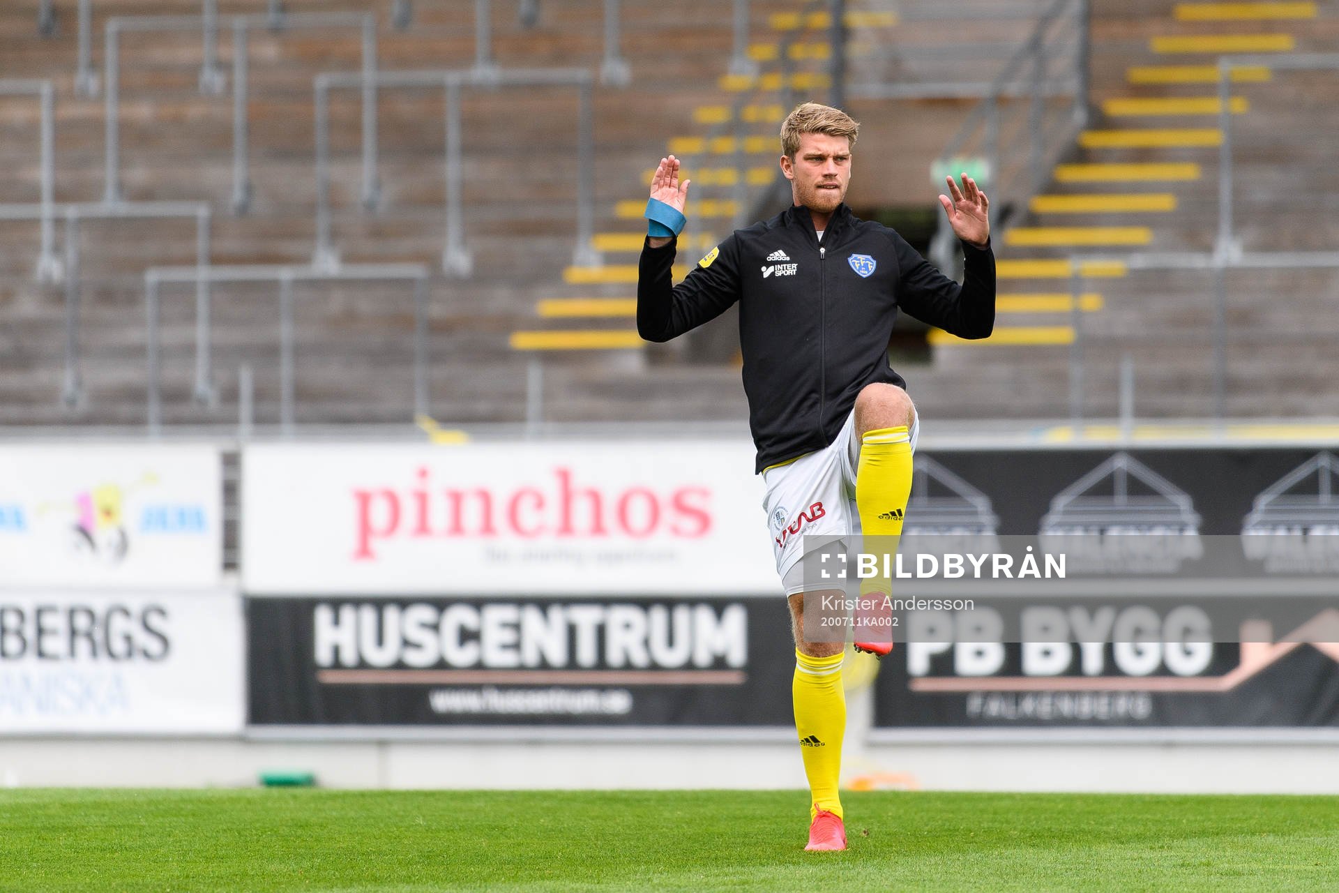 Falkenbergs Marcus Klingenberg Mathisen före