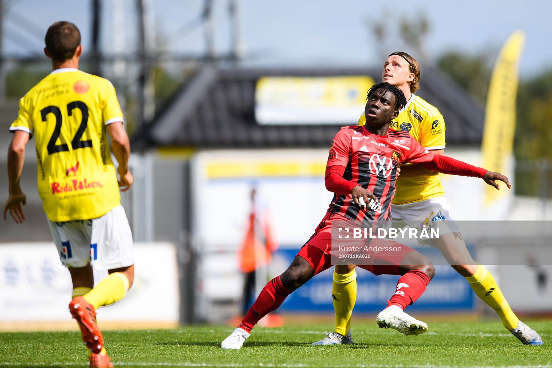Östersunds Jordan Attah Kadiri  och Falkenbergs Carl
