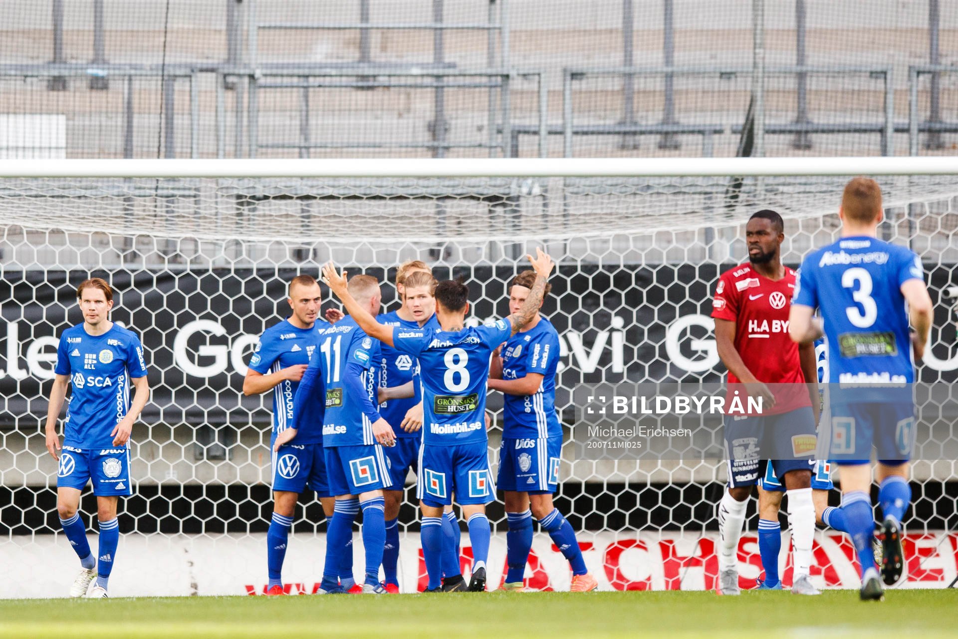 Sundsvalls spelare jublar efter 0-1 av Pontus Engblom under fotbollsmatchen i Superettan mellan Örgryte och GIF Sundsvall den 11 juli 2020 i Göteborg.