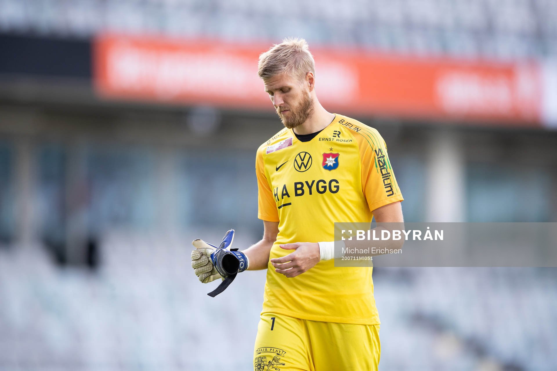 Örgrytes målvakt Fredrik Andersson deppar