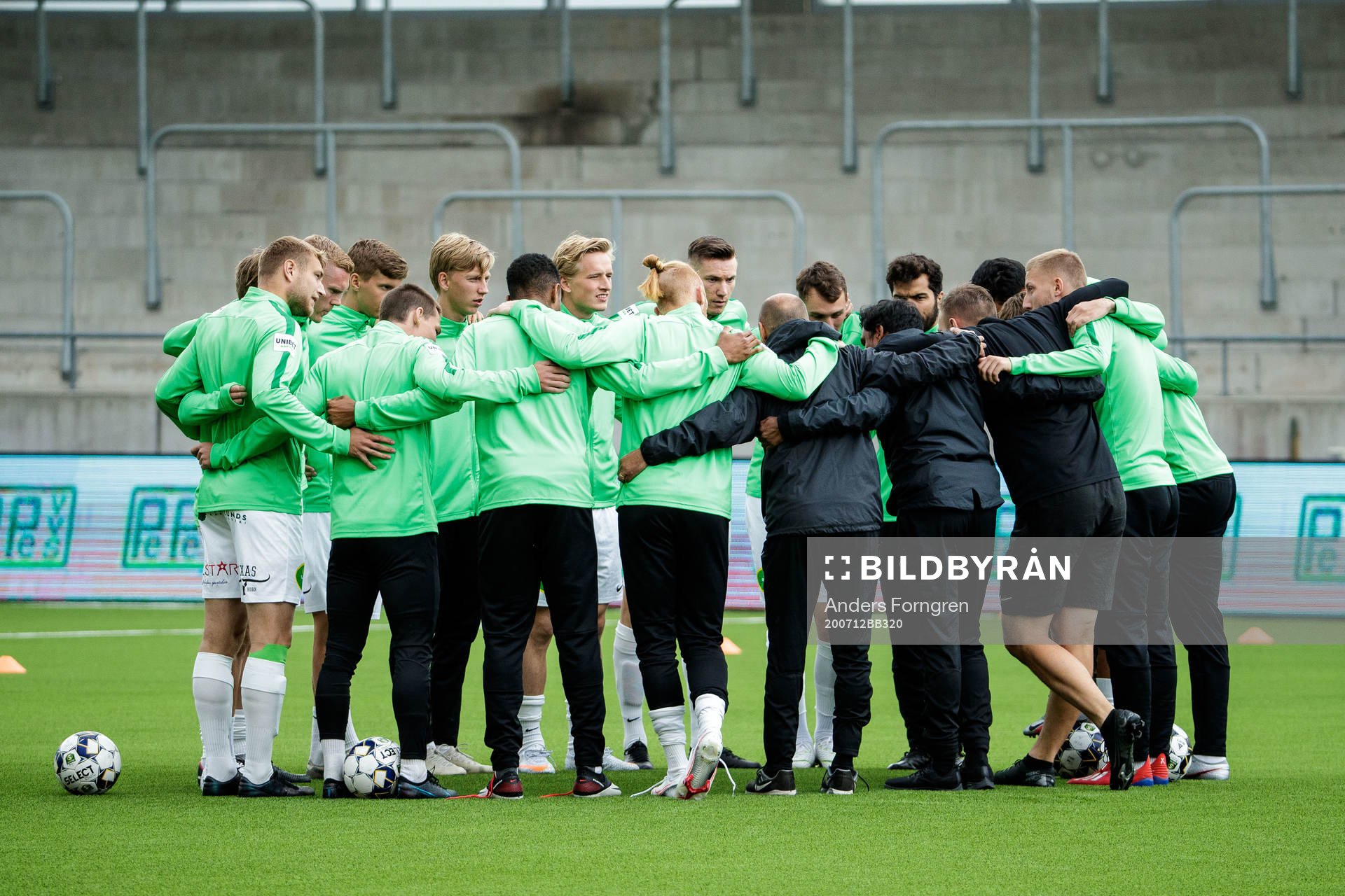 Västerås innan fotbollsmatchen i Superettan  mellan