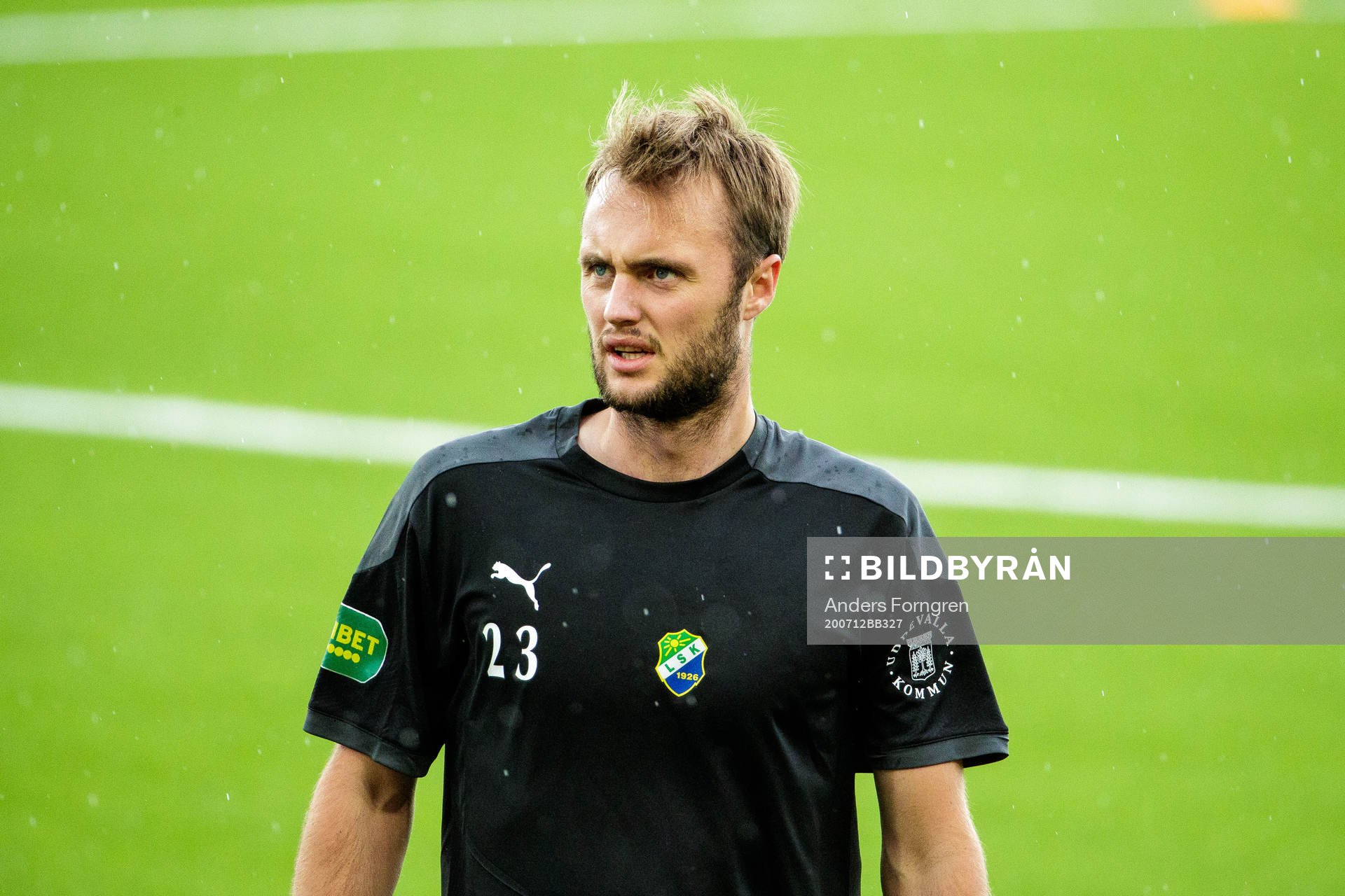 Ljungskiles Niklas Olsson innan fotbollsmatchen i