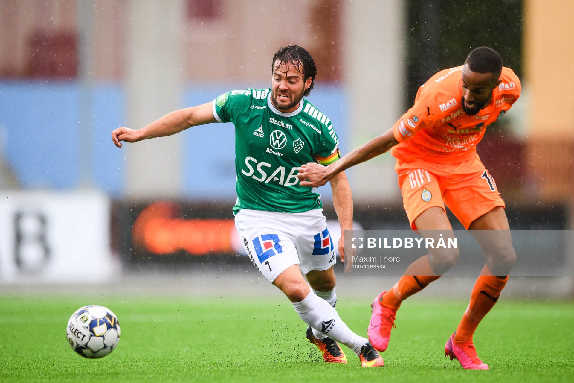 Brages Robbin Sellin och AFC Eskilstunas Ferid Ali