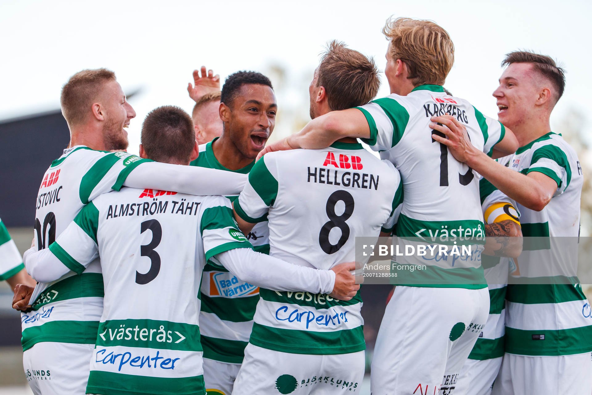 Västerås Douglas Karlberg jublar
