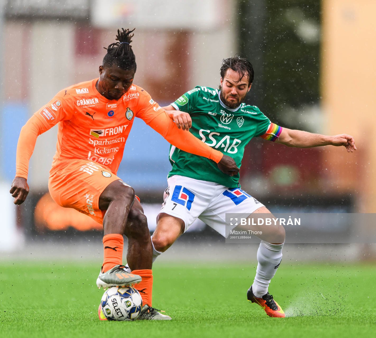AFC Eskilstunas Samuel Nnamani och Brages Robbin Sellin