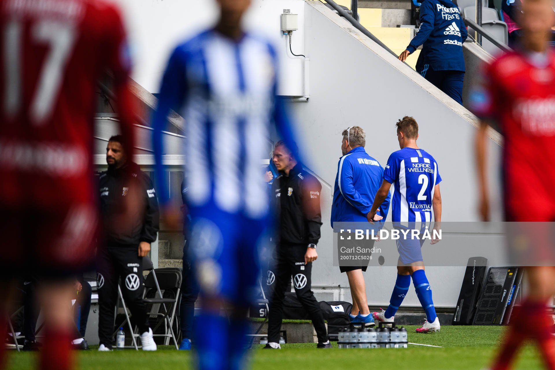 IFK Göteborgs Jesper Tolinsson lämnar planen