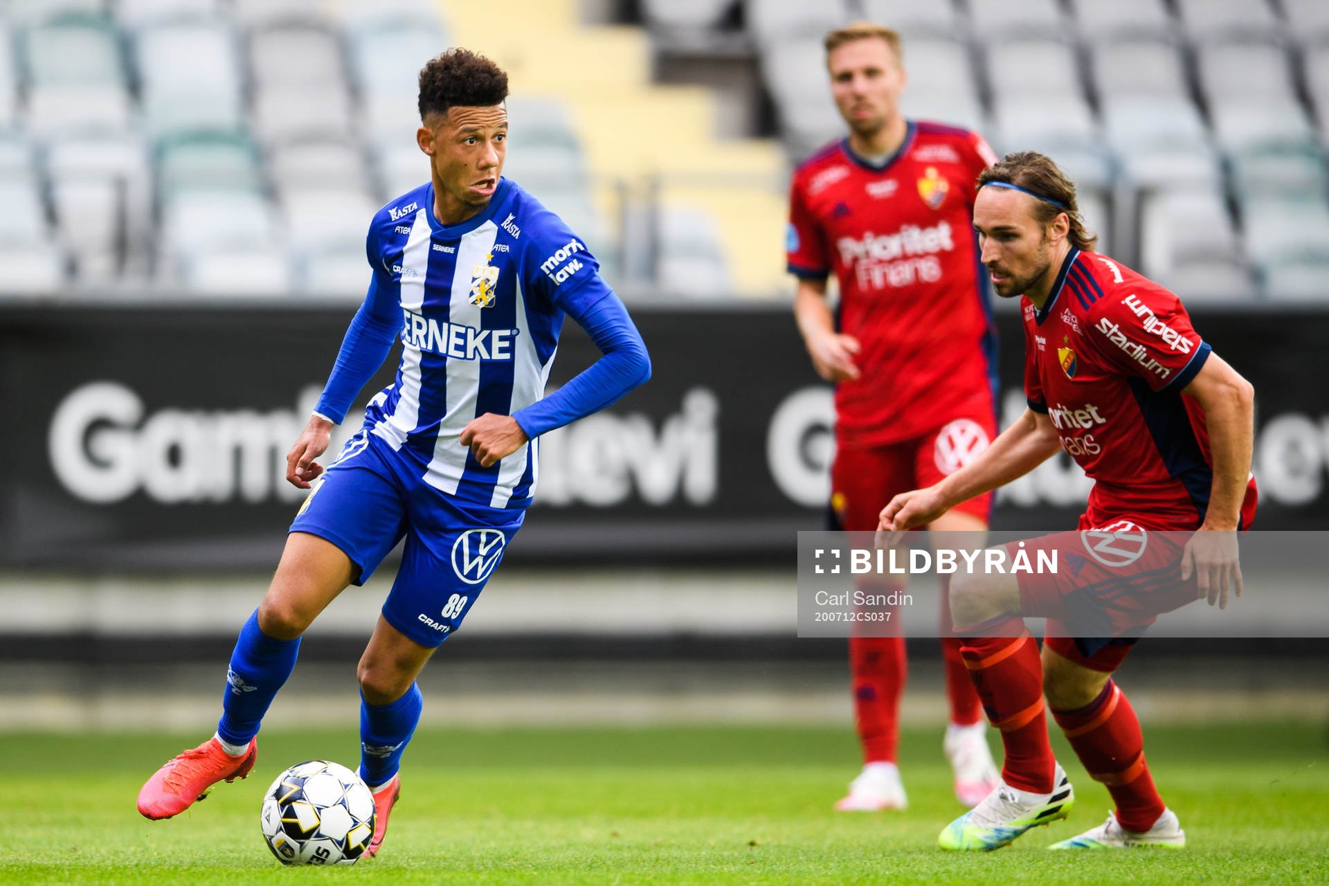 IFK Göteborgs Tobias Sana och Djurgårdens Kevin Walker