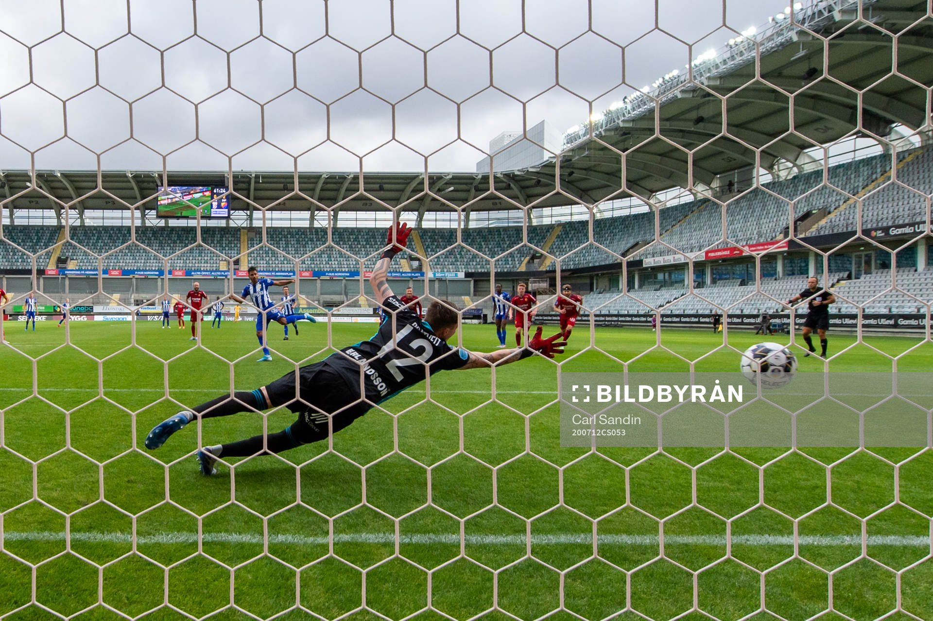 IFK Göteborgs Hosam Aiesh gör 1-2 på straff bakom