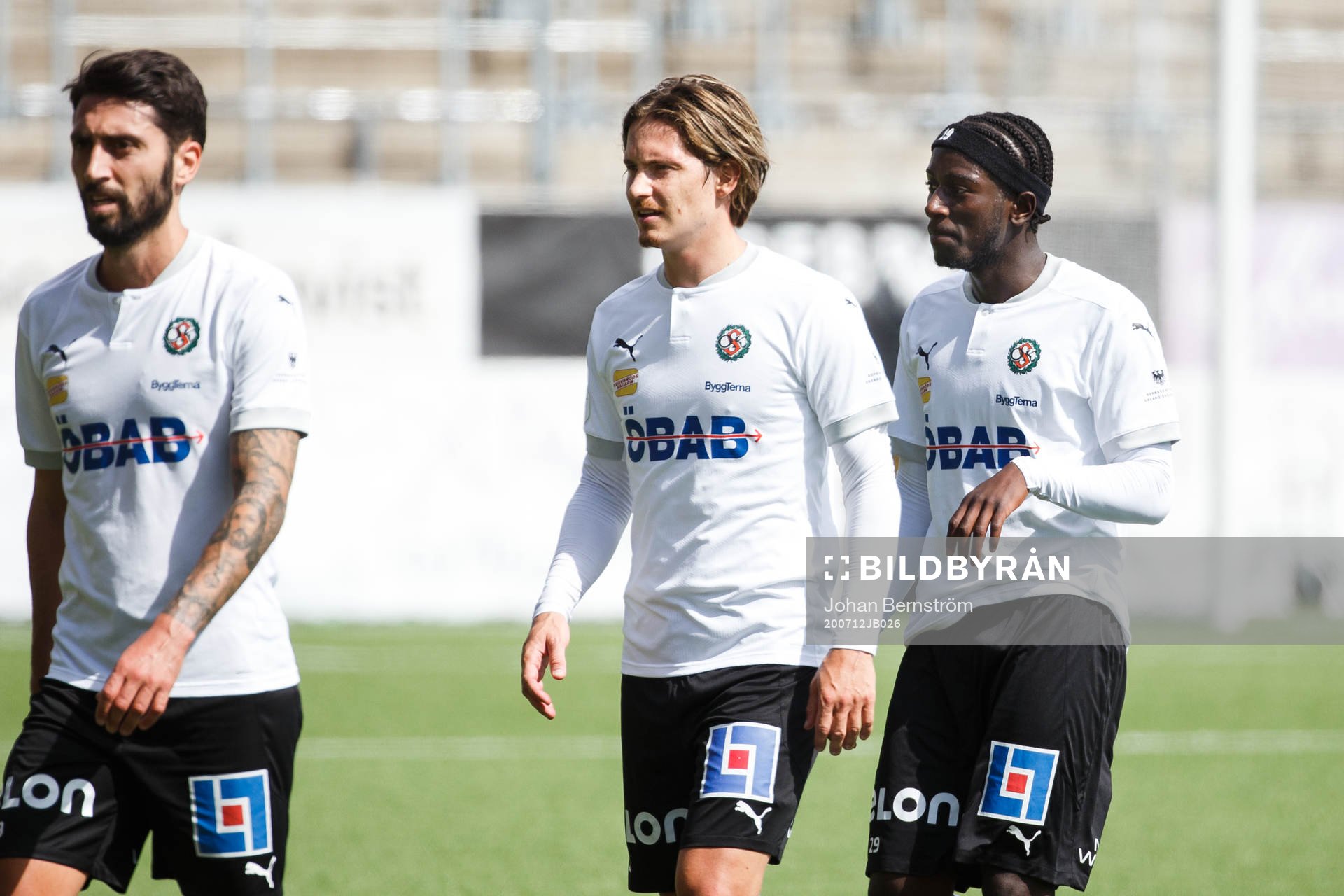 Örebros Robin Book och Jack Lahne deppar