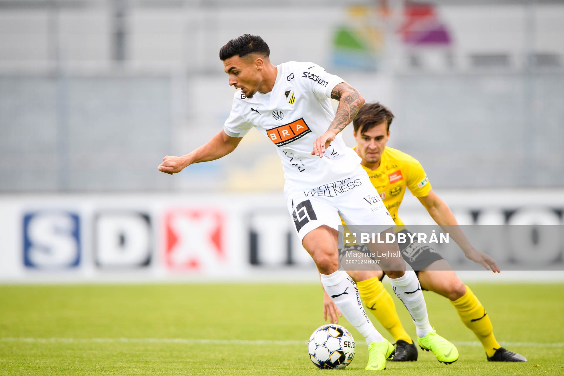 Häckens Daleho Irandust och Mjällbys Taylor Silverholt