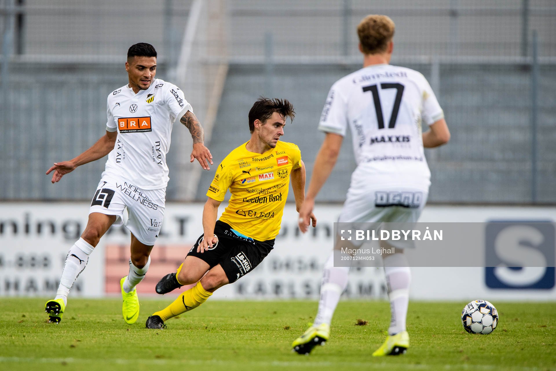 Häckens Ahmed Yasin, Gustav Berggren  och Mjällbys Jesper