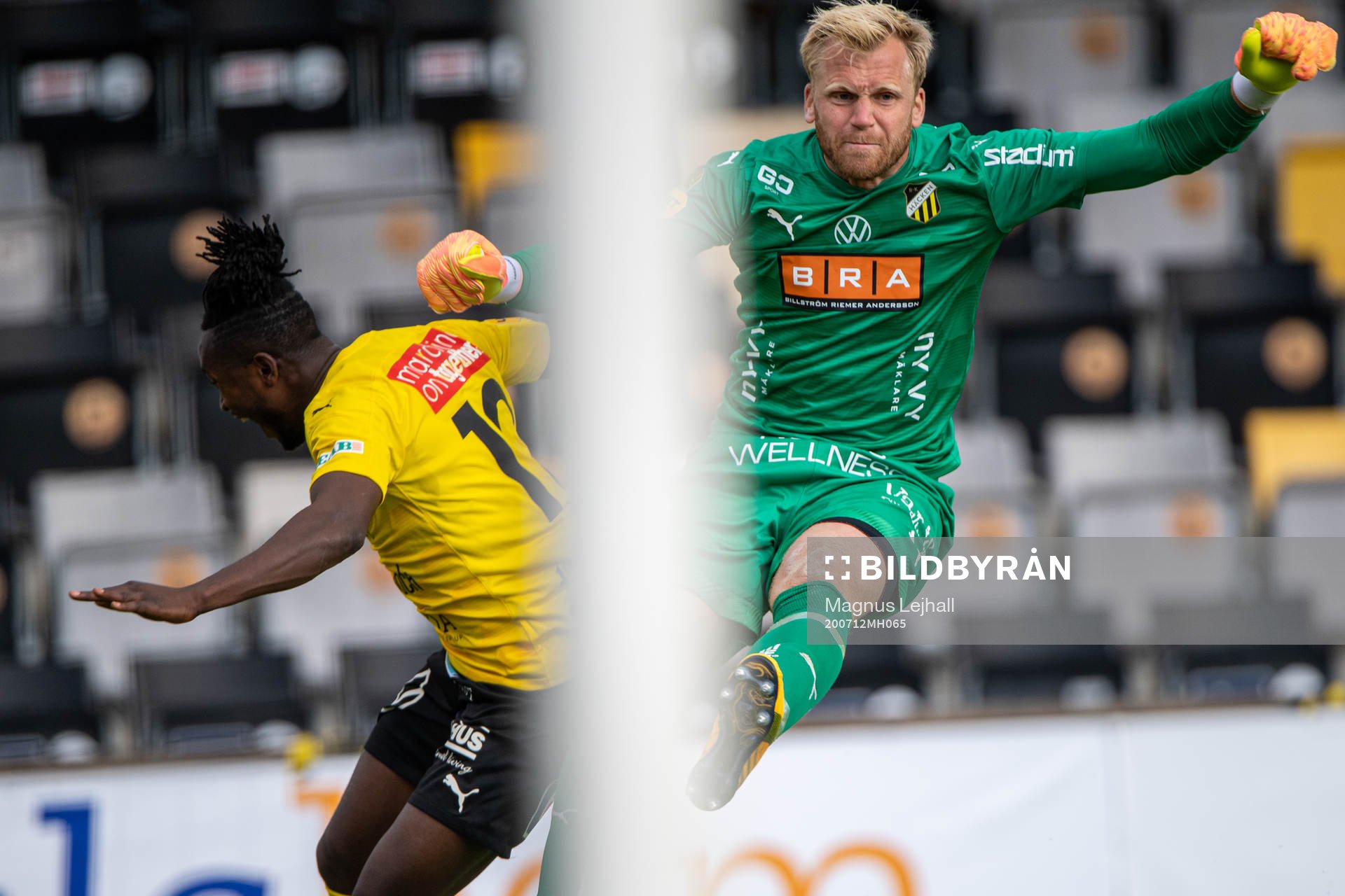Mjällbys Mamudu Moro  och Häckens målvakt Peter