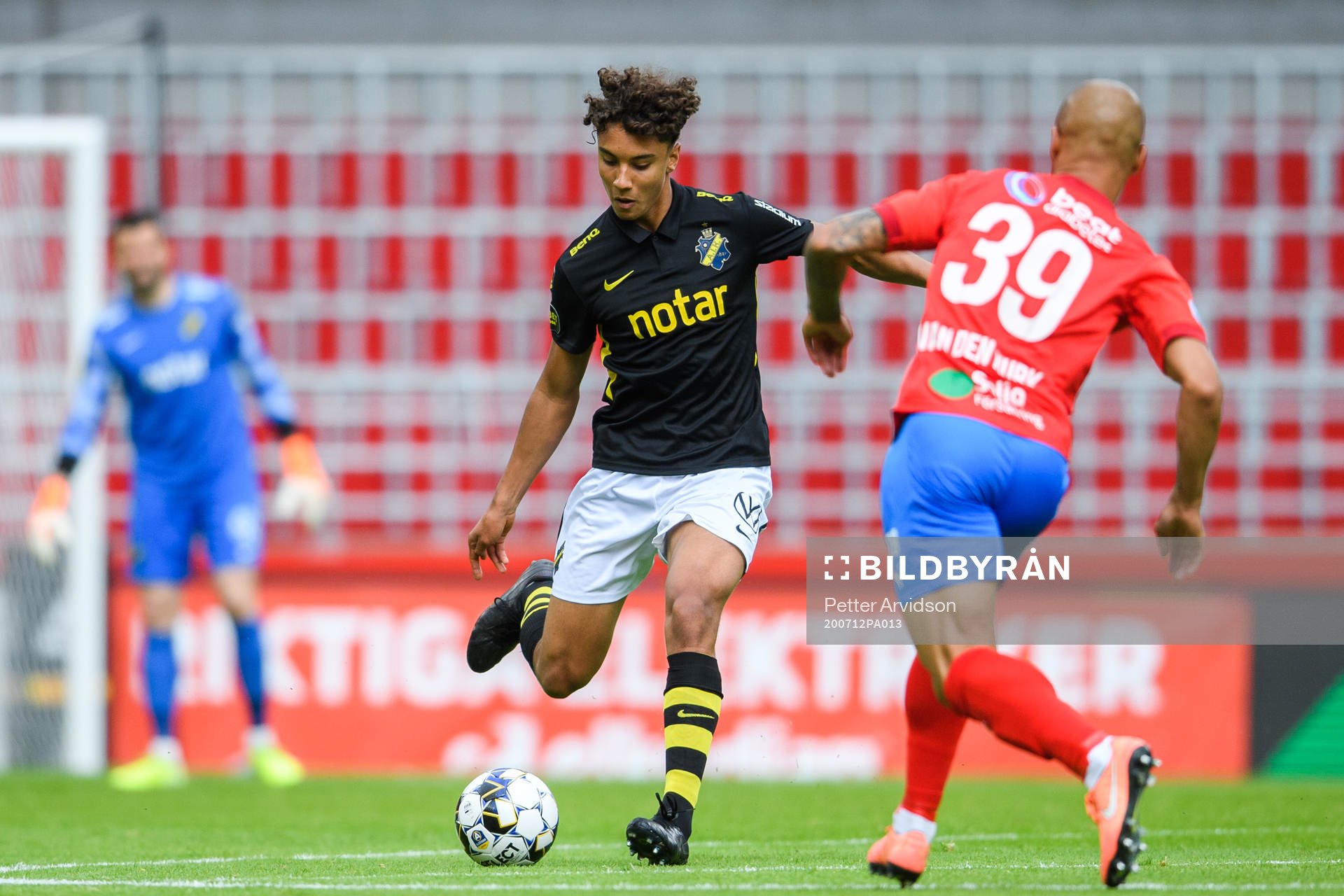 s Robin Tihi och Helsingborgs Anthony van