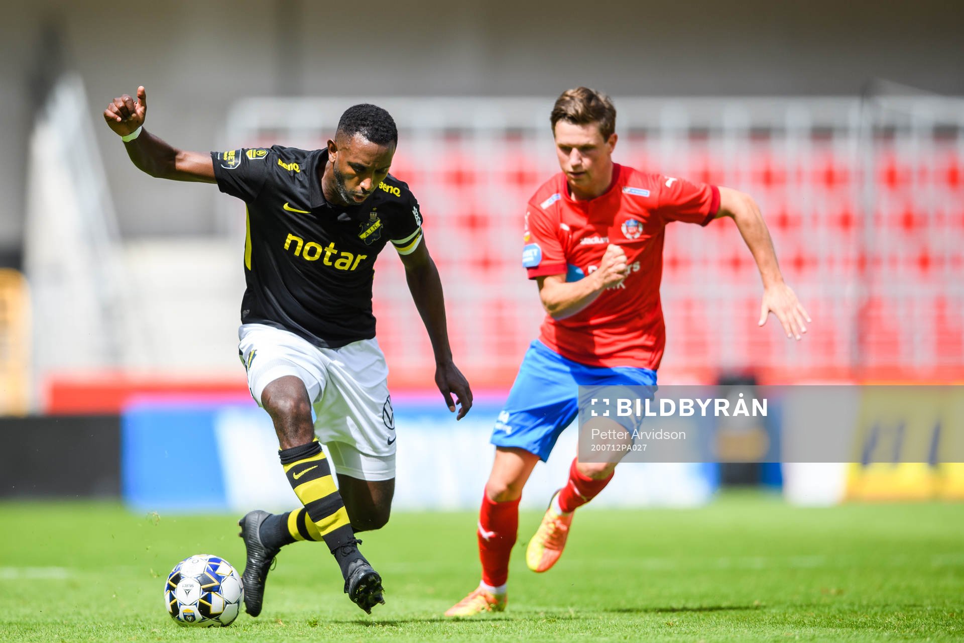 s Henok Goitom och Helsingborgs Max Svensson