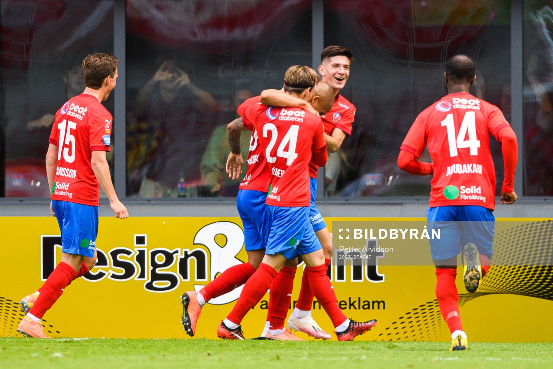 Helsingborgs Armin Gigovic och Filip Sjöberg jublar med