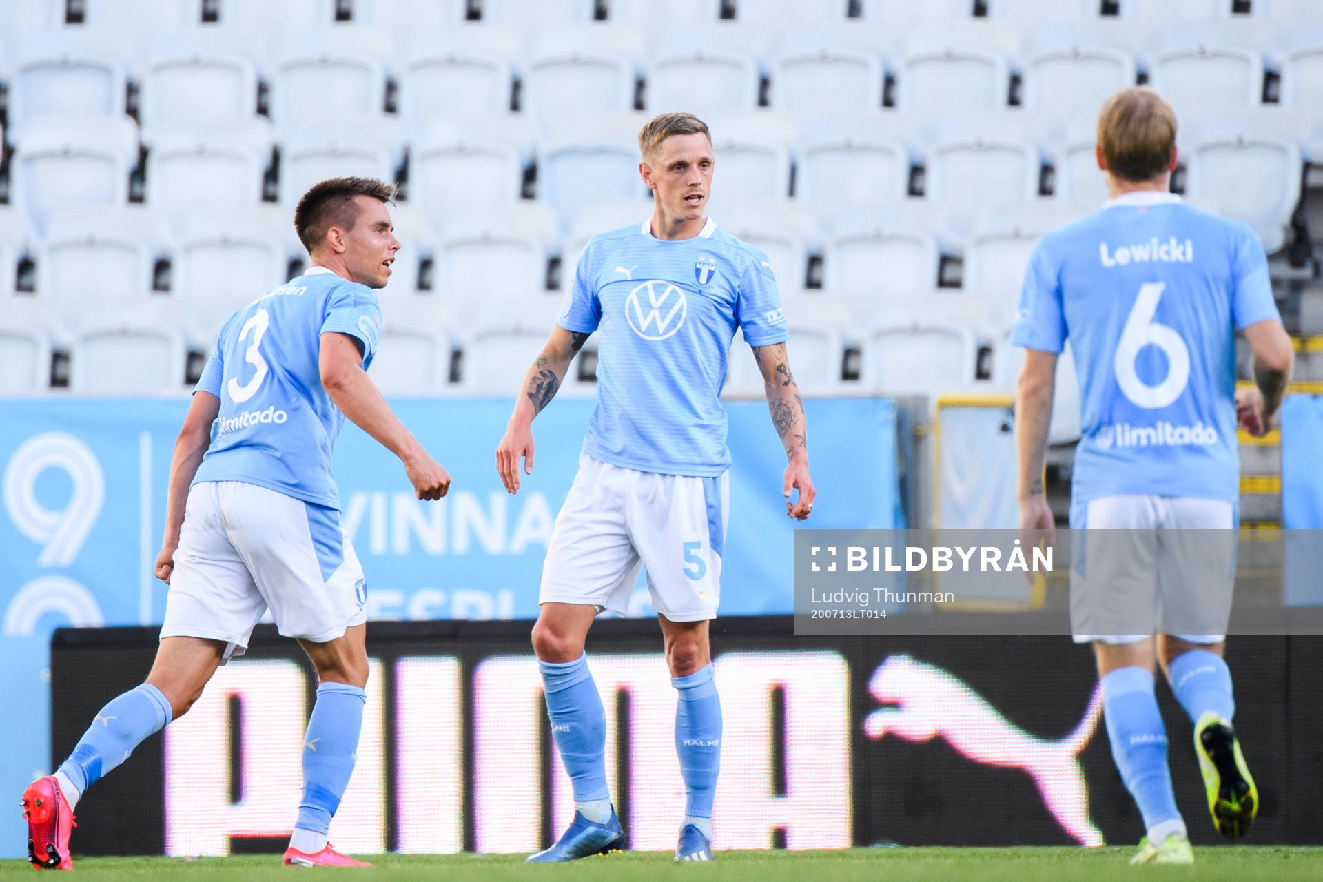 Malmö FFs Jonas Knudsen och Oscar Lewicki jublar med