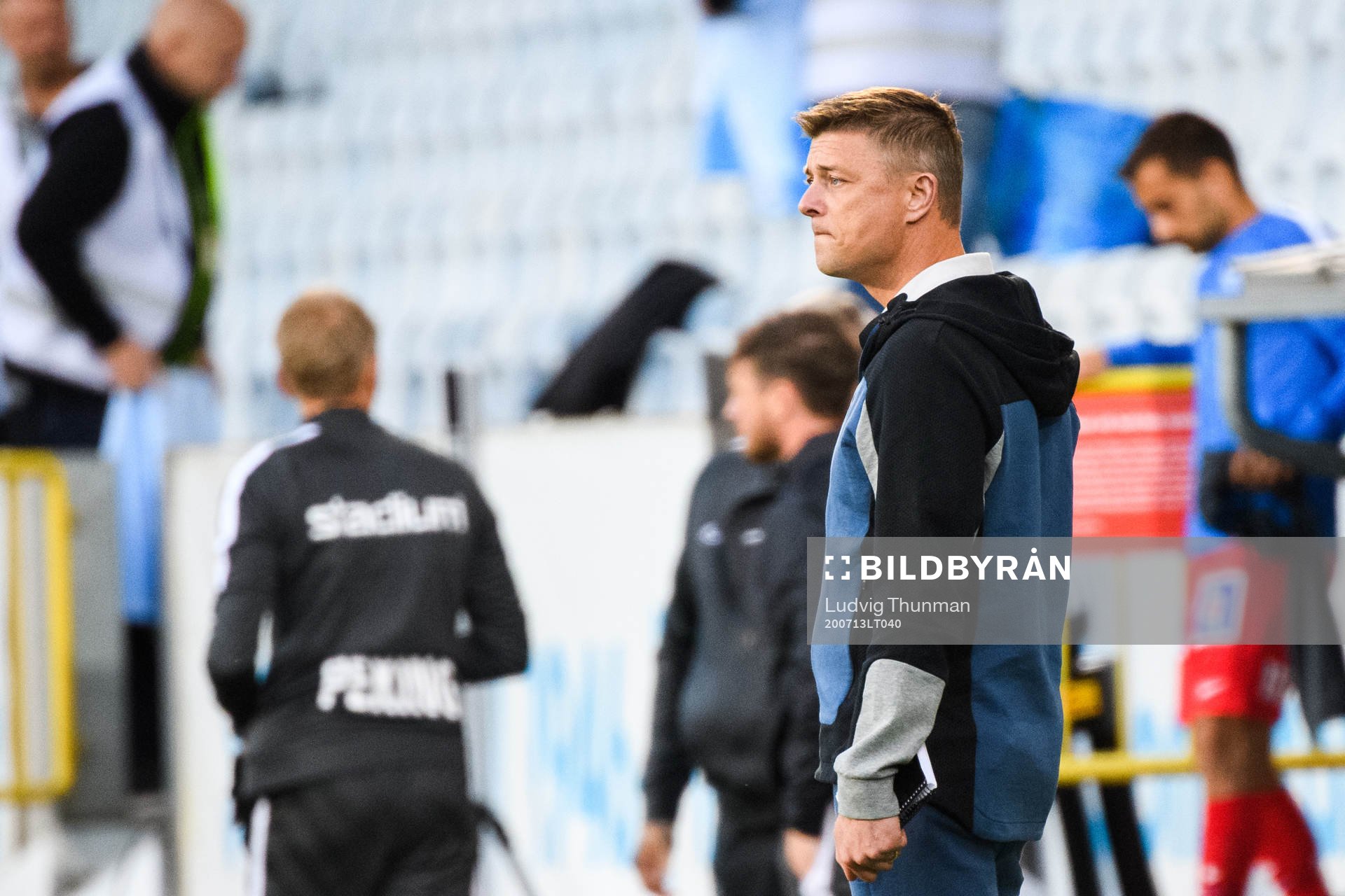 Malmö FFs tränare Jon Dahl Tomasson deppar
